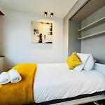 Charming 1 Bedroom With Balcon And Parking